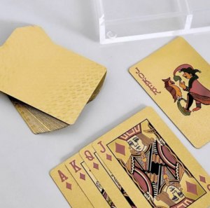 Baralho dourado: Como um jogo pode virar peça de decoração?